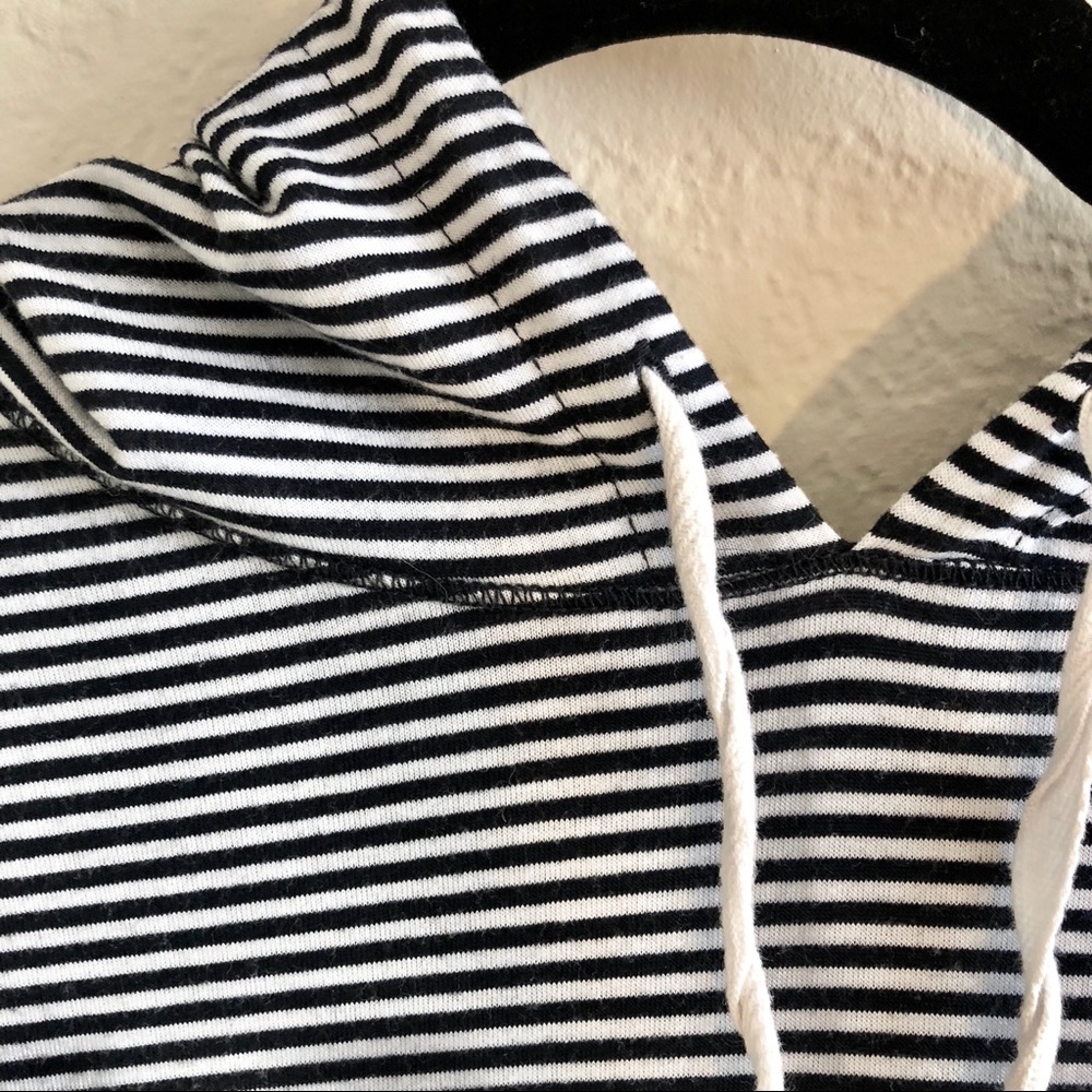 XXL  Old Navy light weight pull over hoodie